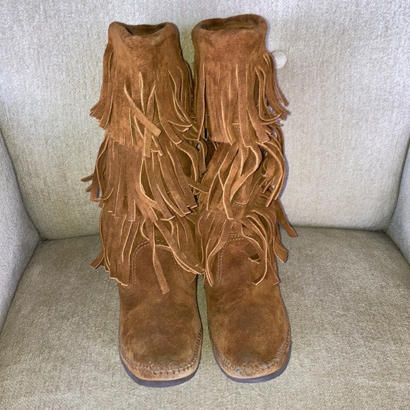 MINNETONKA 3 Layer Fringe Boot Brown Suede 1632 (Women's) Size 8 - Picture 4 of 9
